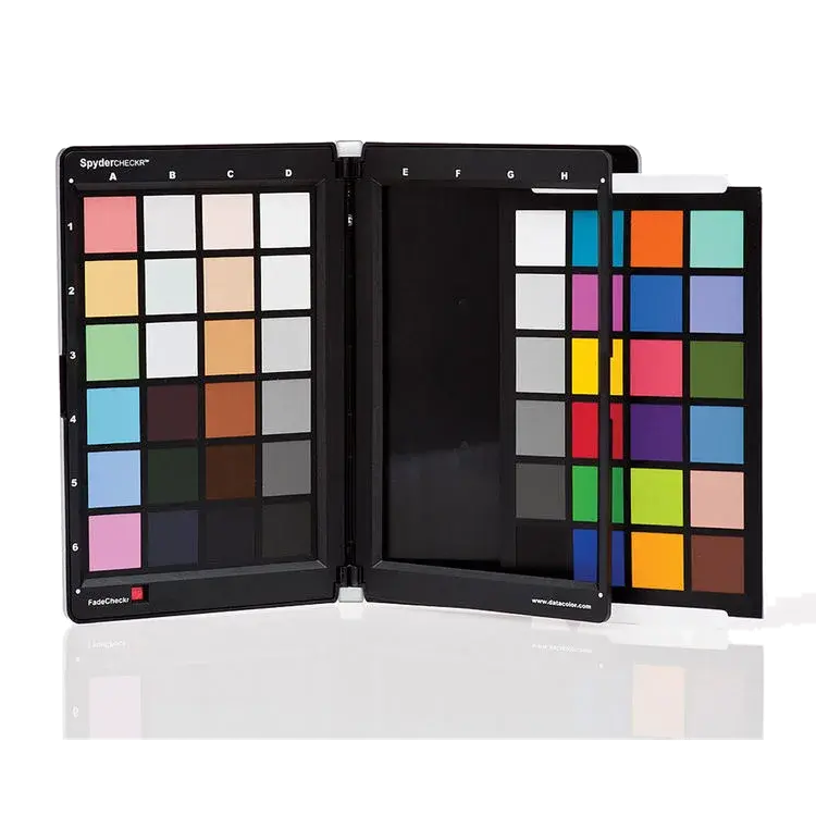 Цветовая шкала Datacolor SK100 SpyderCHECKR Color Chart